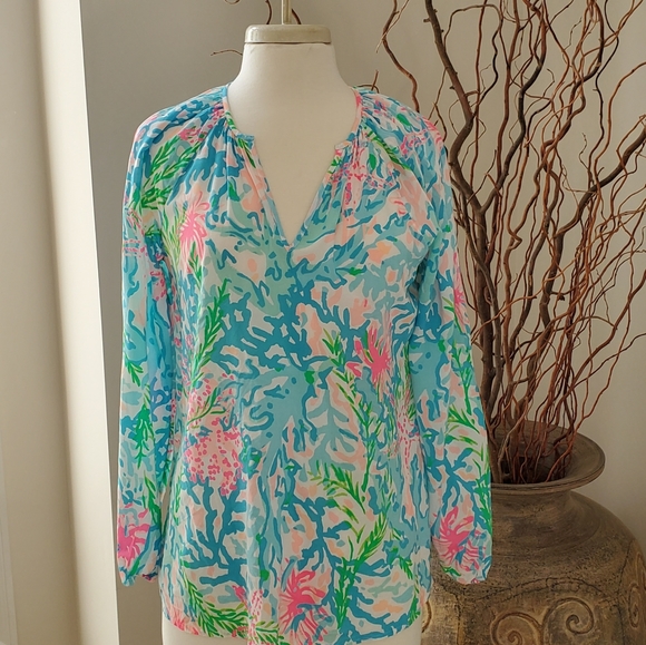 Lilly Pulitzer Tops - New Rare Lilly Pulitzer Willa Top Multi Coral Bay